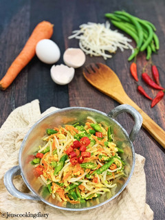A picture of Orak Arik Sayur (Mixed Vegetables Egg Stir Fry).