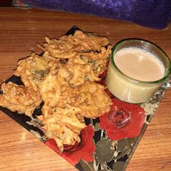A picture of Crispy potatoes pakora.