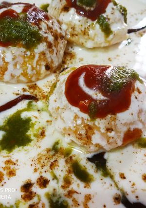 A picture of Moong dal dahi bhalla.