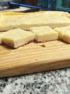 Una foto de Fainá de queso y panceta