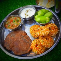 A picture of Falahaari thali.