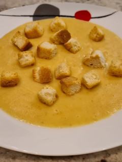 Una foto de Crema de verduras y chorizo