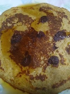बनाना पॅनकेक विथ चॉकलेट चिप्स / केळीचा पॅनकेक (banana pancake recipe in marathi) रेसिपी चे मुख्य फोटो