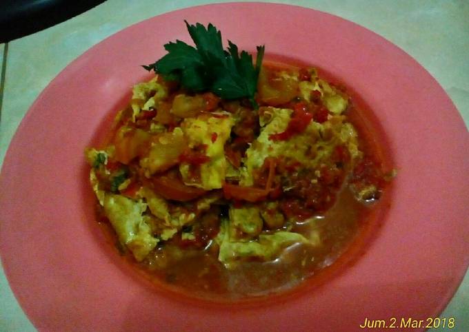 Ternyata begini lho! Bagaimana cara membuat Sambel telur dadar  gurih