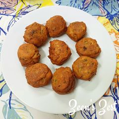Aloo Methi Bondas A picture of Aloo Methi Bondas.