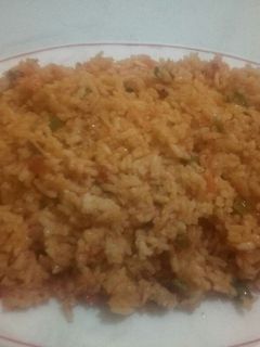 صورة لوصفة أرز بالطون والخضار