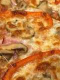Pizza de Cogumelos, Bacon e Pimentos