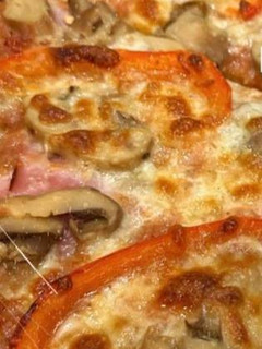 Foto de Pizza de Cogumelos, Bacon e Pimentos