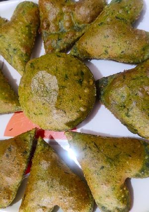 A picture of Palak Puri😋.