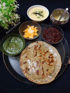 બાજરાનો રોટલો (Bajra Rotlo Recipe In Gujarati) રેસીપી મુખ્ય ફોટો