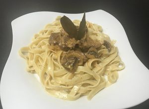 Una foto de Emince strogonoff 🍝