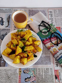 વધારેલા ઢોકળા (Vagharela Dhokla Recipe In Gujarati) રેસીપી મુખ્ય ફોટો