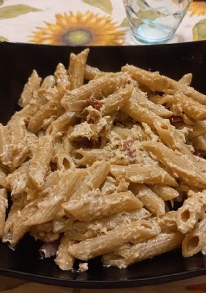 Foto di Pasta pomodori secchi e tonno