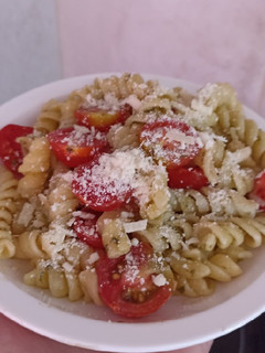 Una foto de Tirabuzones caprese