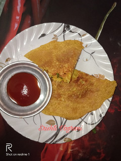 A picture of Besan chilla.