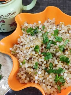 साबूदाना खिचड़ी मूंगफली चटनी(sabudana khichdi, moongfali chutney recipe in Hindi) रेसिपी मुख्य फोटो