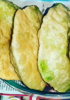 A picture of Karaisutir kachori.