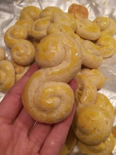 A picture of Koulourakia (Greek butter cookies).