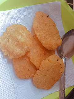 A picture of Cassava cake/Kosan rogo.