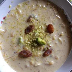 A picture of Vermicelli basundi with dates.