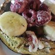 Panqueques de banana con frutos rojos