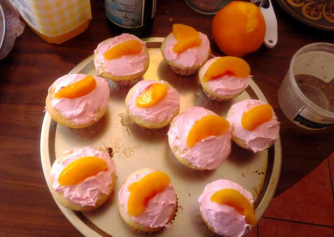 pink moscoto cupcakes
