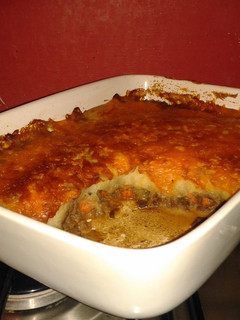 A picture of Shepherds Pie with Garlic Mash.