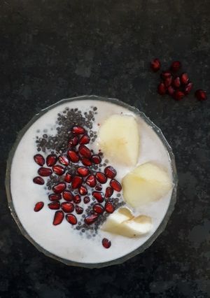 A picture of Chia fruit pudding.