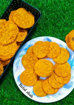 મસાલા જીરા પૂરી (Masala Jeera Poori Recipe In Gujarati) રેસીપી મુખ્ય ફોટો