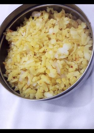 पोहा (poha recipe in hindi) रेसिपी मुख्य फोटो