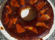 Una foto de budin de manzana y caramelo
