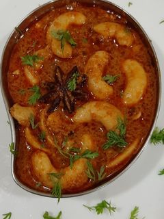 ओल्या काजूची उसळ (Olya kajuchi usal recipe in marathi) रेसिपी चे मुख्य फोटो