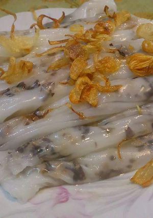 Hình của món Bánh cuốn tráng nồi hơi.