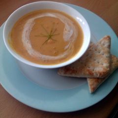 A picture of Vickys Creamy Yellow Pea and Ham Soup, GF DF EF SF NF.