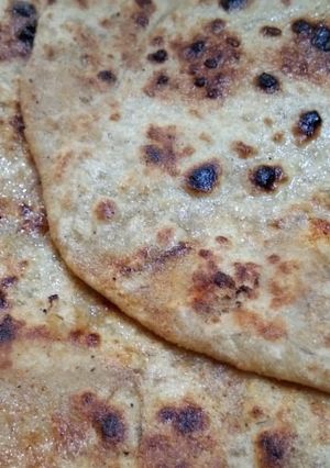 A picture of Aloo paratha.