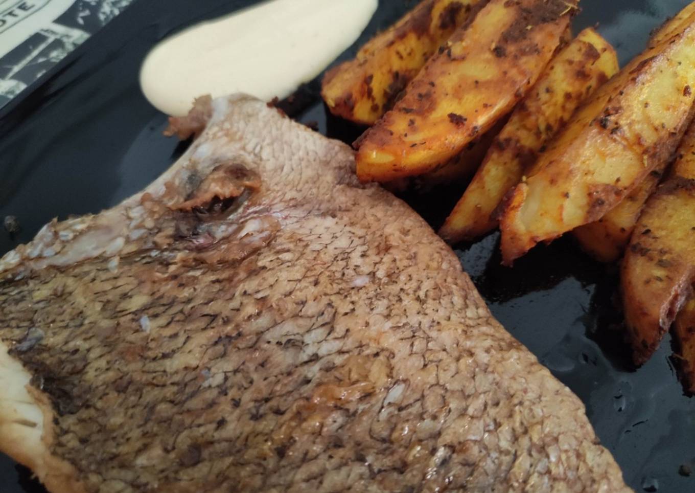 Pargo a la Plancha con Patatas Masala al Horno y Mayonesa de Mandarina