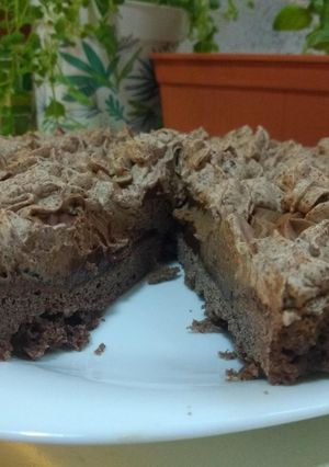 Una foto de Tarta triple chocolate 🍫🥧