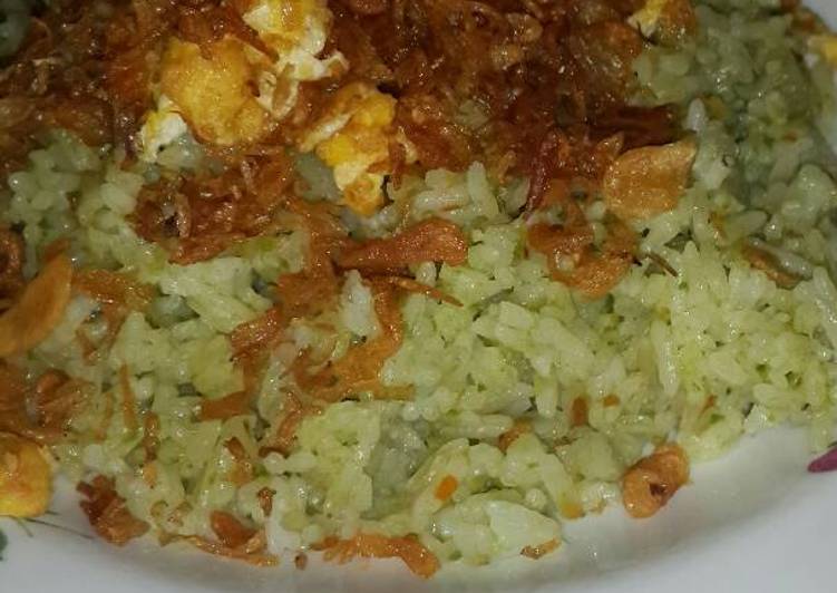 Langkah Mudah untuk Menyiapkan Nasi goreng ijo pedes, Sempurna
