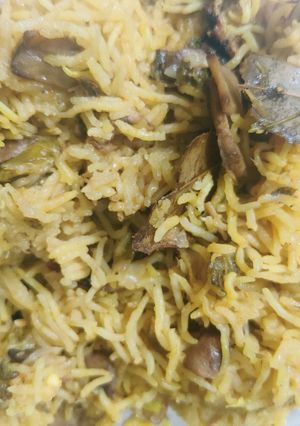 A picture of Mushroom pulao.