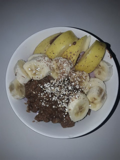 Una foto de Gachas o porridge de avena con chocolate