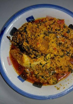 A picture of Egusi soup with ugu.