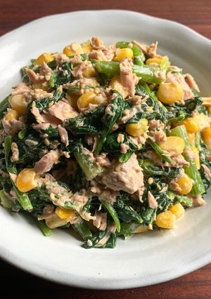 A picture of Spinach, Corn & Tuna Salad with Sesame & Mayonnaise.