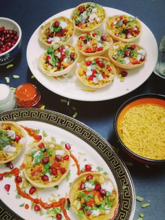 બાસ્કેટ ચાટ(Basket Chaat Recipe in Gujarati) રેસીપી મુખ્ય ફોટો