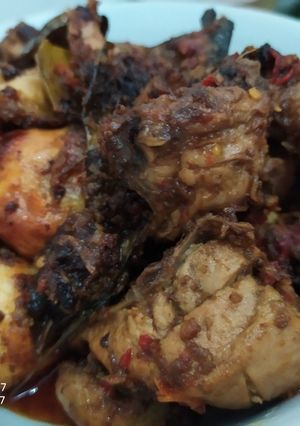 Foto resep Ayam dan turunannya aka telor masak bumbu rendang praktis