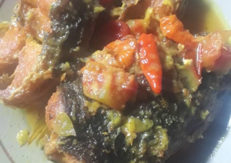 Mangut kuah santan ikan kutuk/gabus