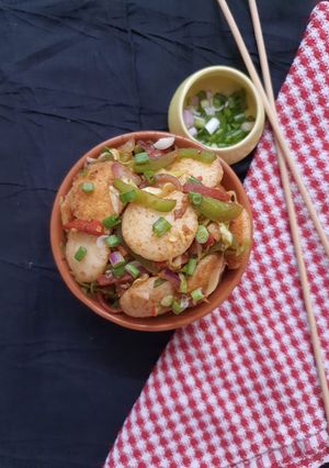 સેઝવાન મીની ઈડલી ફ્રાય (Schezwan Mini Idli fry Recipe In Gujarati) રેસીપી મુખ્ય ફોટો