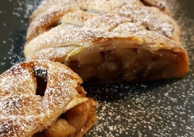 Il modo più semplice a Preparare Qualsiasi notte della settimana Strudel di mele