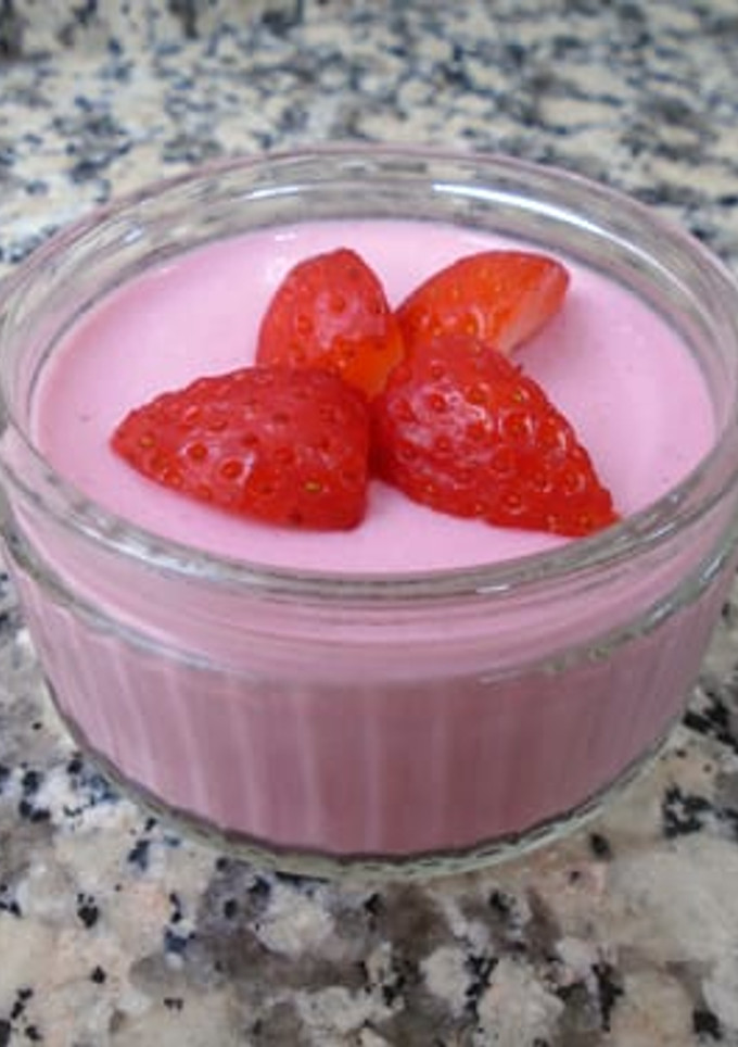 Una foto de Mousse de fresas y queso fresco sin azúcar