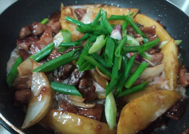 Beef & Potatoes in Oyster Sauce