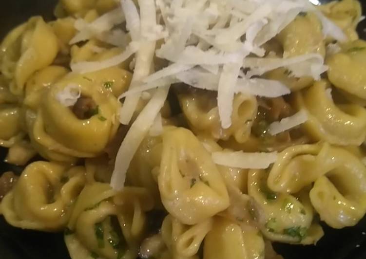 Tortellini con salsa de Shiitake y Panceta